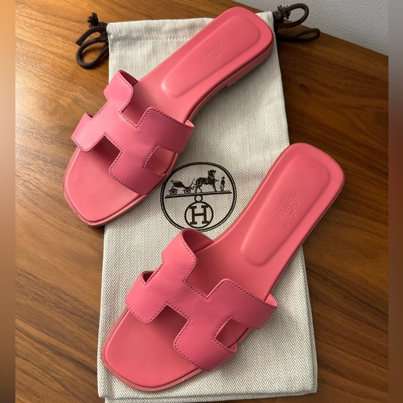 Hermes Pink Oran Sandals - Picture 1 of 15
